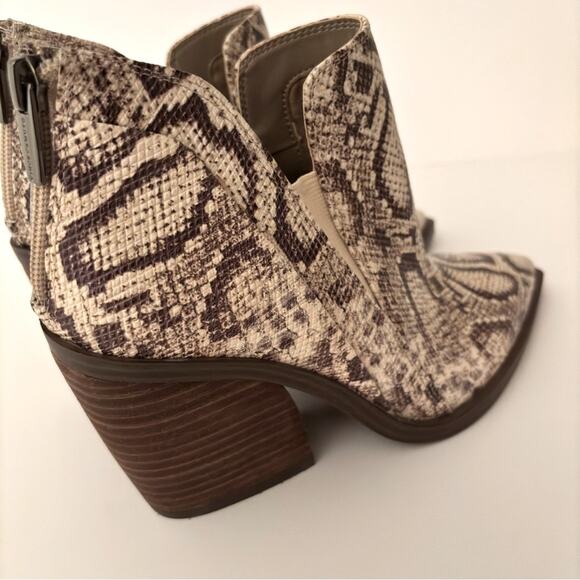 NWOB Vince Camuto Gradina Cream Brown Snake Print Block Heel Ankle Boots Size 8 - Picture 3 of 10